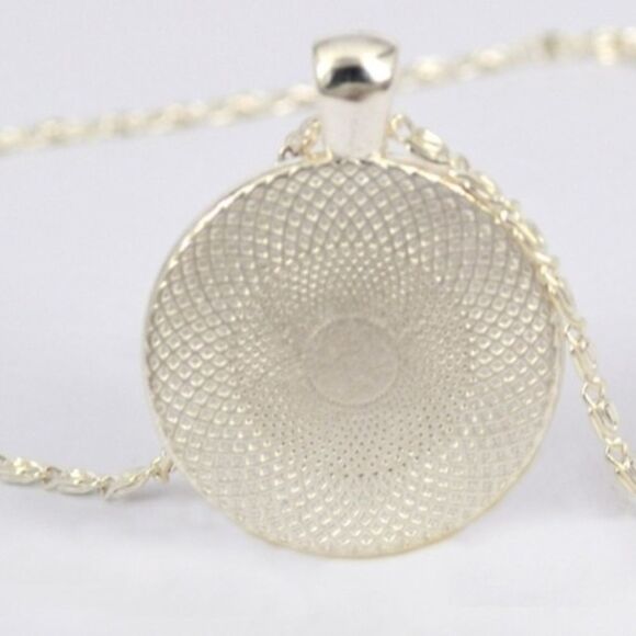 (E2) Leopard Necklace - Picture 2 of 2